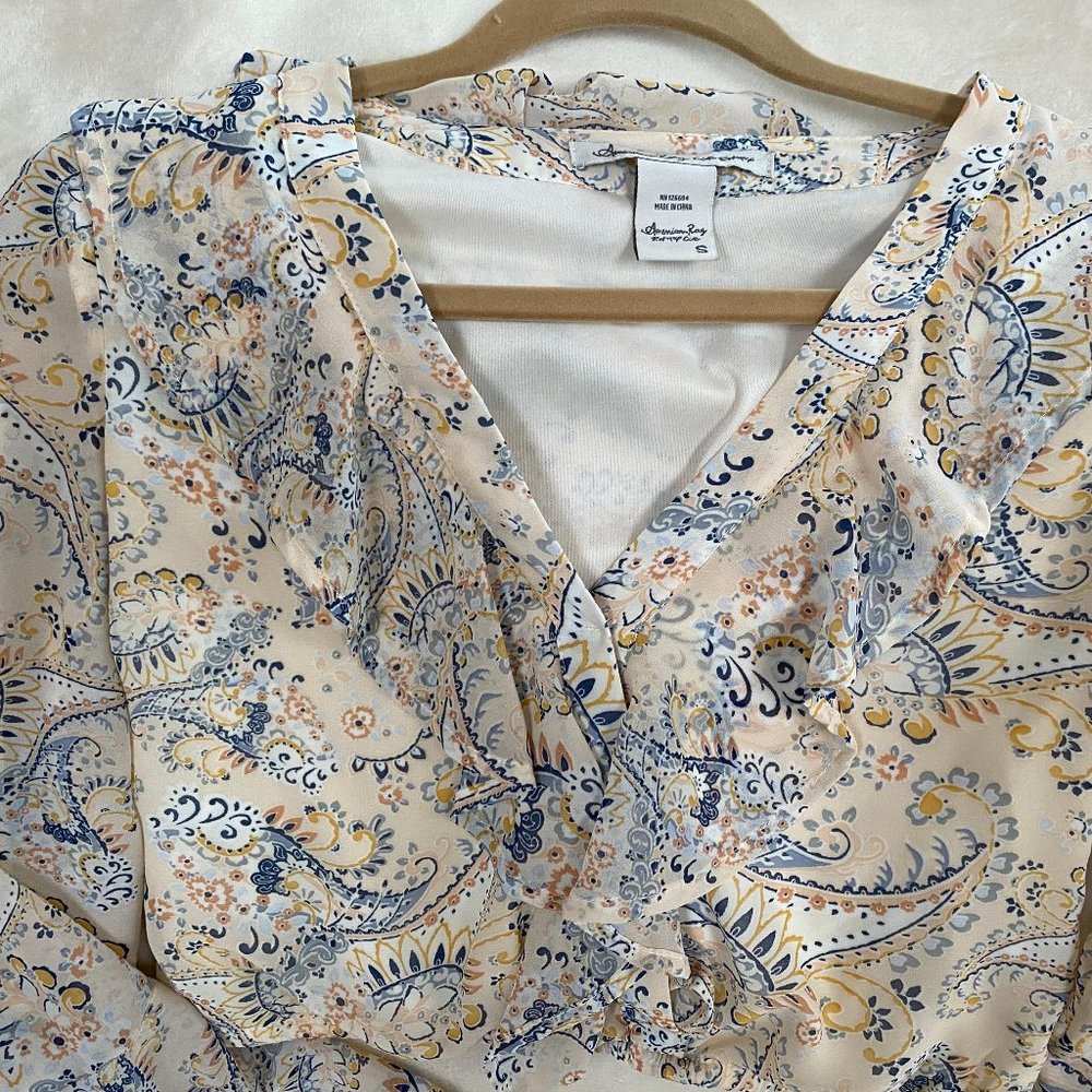 American Rag Ruffle Top Size S. CUTE!! - Picture 6 of 9